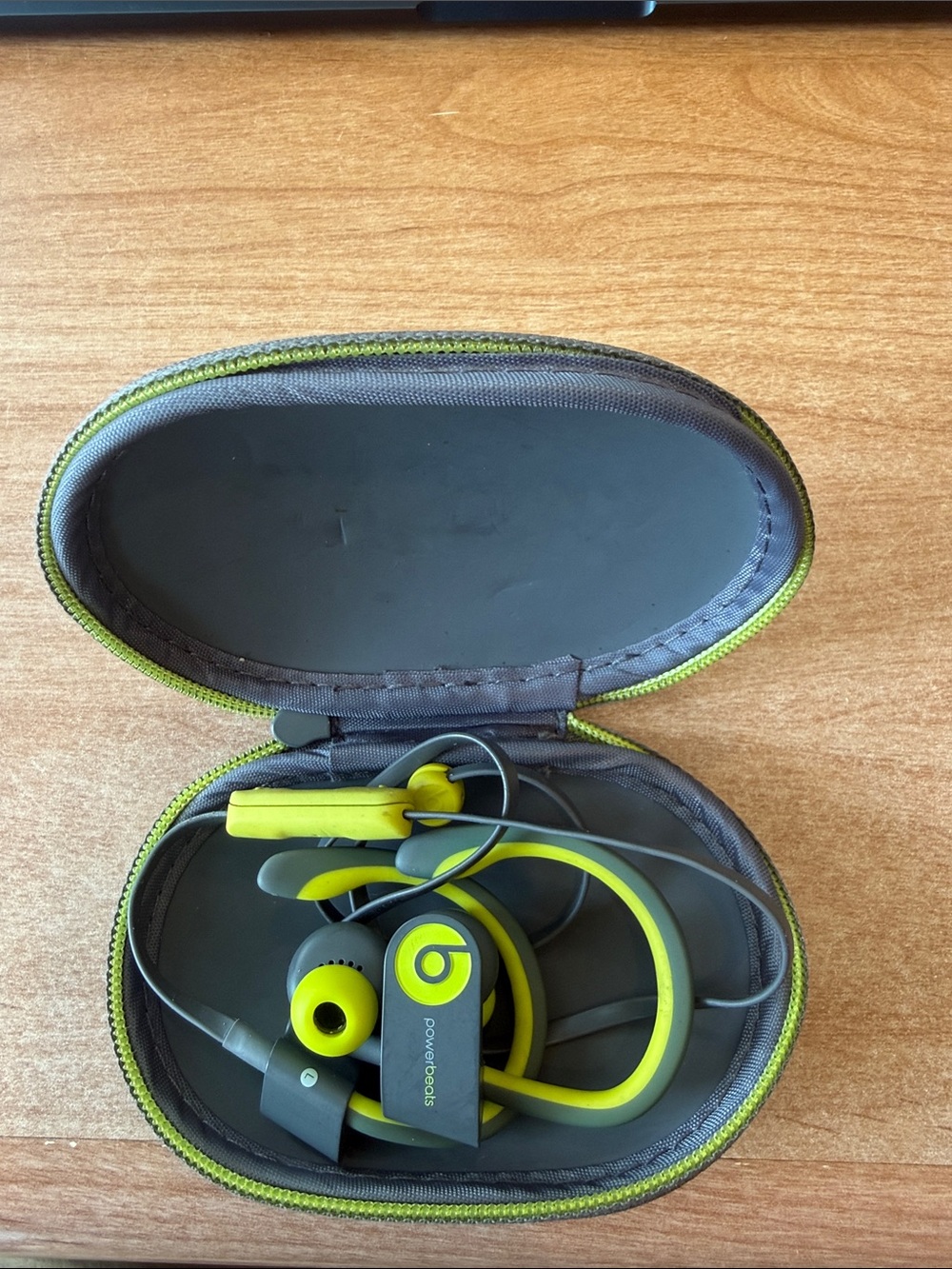 Beats by Dre Powerbeats2 Wireless Earphones - Neon Yellow and Gray